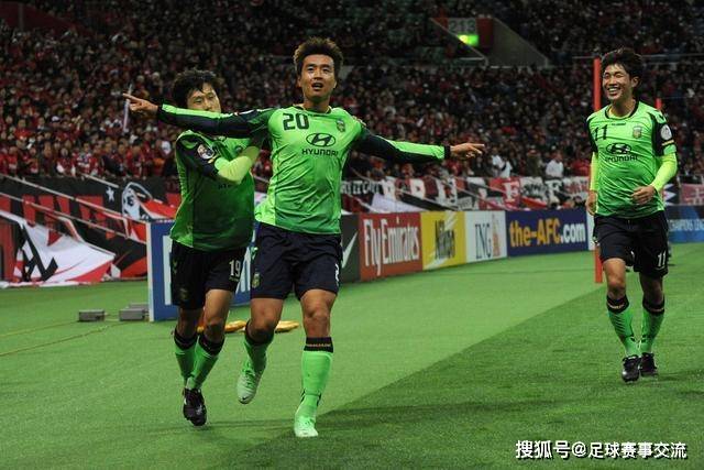 记者：费内巴切派人与莱奥律师会面，球员仍犹豫是否去土超踢球