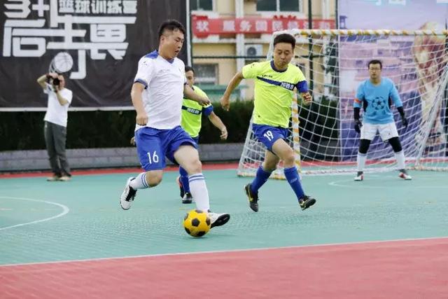 门兴3-0战胜希根，终于结束连败，町野修斗能否继续发光？